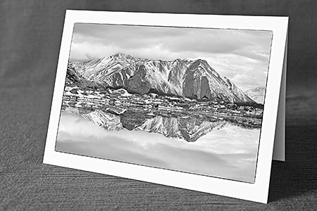 A5-Fotokarte/Klappkarte mit hochwertigem Papierabzug, Einlageblatt und Umschlag. Fototitel: Gemäldehaftes Spiegelbild (Schwarz/Weiss) (Klappkarte, Kunstkarte)