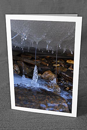 A5-Fotokarte/Klappkarte mit hochwertigem Papierabzug, Einlageblatt und Umschlag. Fototitel: Kleine Eiszapfen am Gletscherrand (Klappkarte, Kunstkarte)