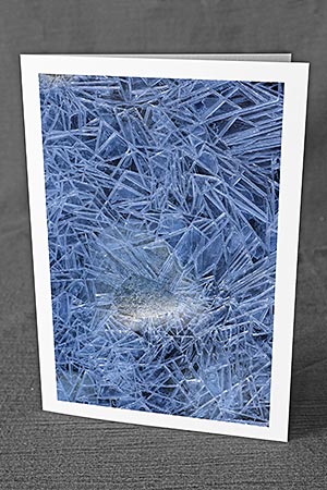A5-Fotokarte/Klappkarte mit hochwertigem Papierabzug, Einlageblatt und Umschlag. Fototitel: Neujahrskarte leuchtende Eiskristalle (Klappkarte, Kunstkarte)