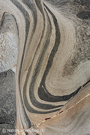 A5-Fotokarte/Klappkarte mit hochwertigem Papierabzug, Einlageblatt und Umschlag. Fototitel: Gebänderter Fels (Klappkarte, Kunstkarte)