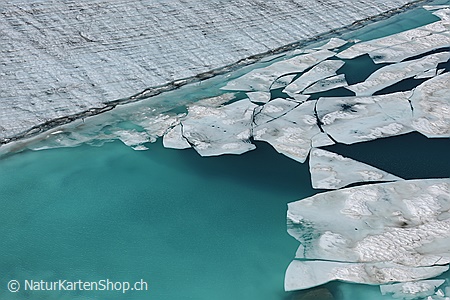 A5-Fotokarte/Klappkarte mit hochwertigem Papierabzug, Einlageblatt und Umschlag. Fototitel: Eisschollen auf Gletschersee (Klappkarte, Kunstkarte)