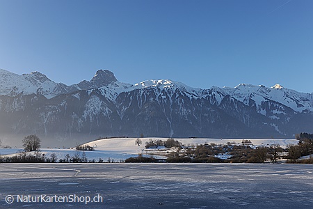 A5-Fotokarte/Klappkarte mit hochwertigem Papierabzug, Einlageblatt und Umschlag. Fototitel: Blick über eine Eisfläche zum Stockhorn (Klappkarte, Kunstkarte)