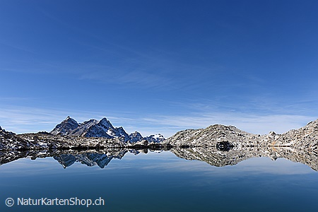 A5-Fotokarte/Klappkarte mit hochwertigem Papierabzug, Einlageblatt und Umschlag. Fototitel: Bergkette mit Spiegelbild (Klappkarte, Kunstkarte)