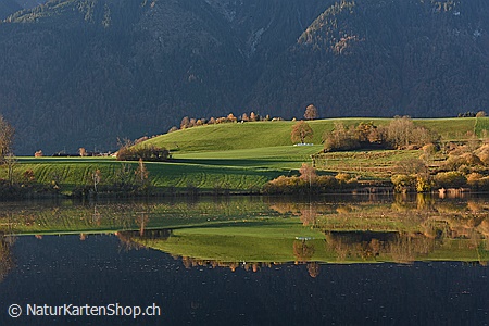 A5-Fotokarte/Klappkarte mit hochwertigem Papierabzug, Einlageblatt und Umschlag. Fototitel: Herbstliches Spiegelbild (Klappkarte, Kunstkarte)